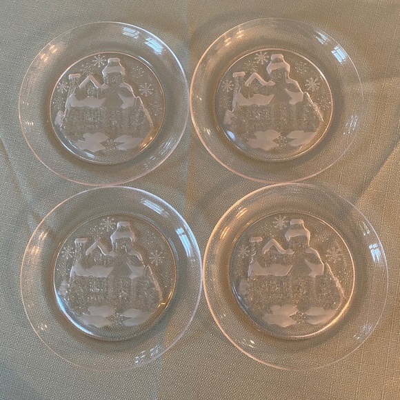 Arcoroc I Set of 8 I Winter Wonderland I Welcome Home I Glass Dessert Plates - Picture 8 of 16